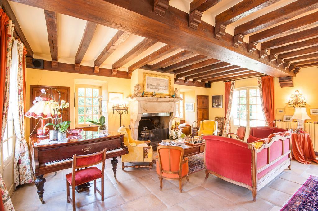 Bed and Breakfast Le Petit Manoir Des Bruyeres Villefargeau Exterior foto